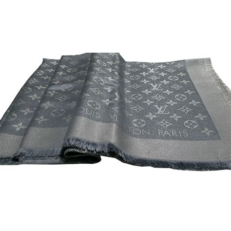 louis vuitton monogram shalet scarf grey